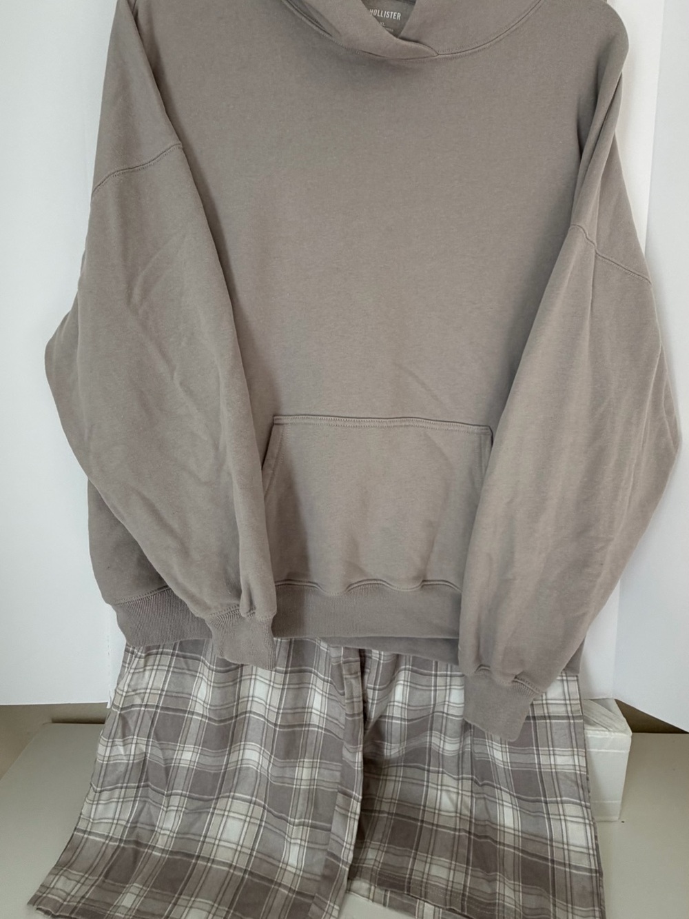 Hollister hoodie Sweatshirt in Taupe with plain pajama pants (selling as set) XL